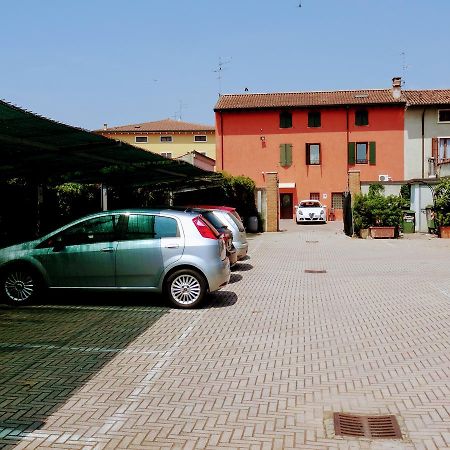 Residenza Il Giglio Bed & Breakfast Mozzecane Екстериор снимка