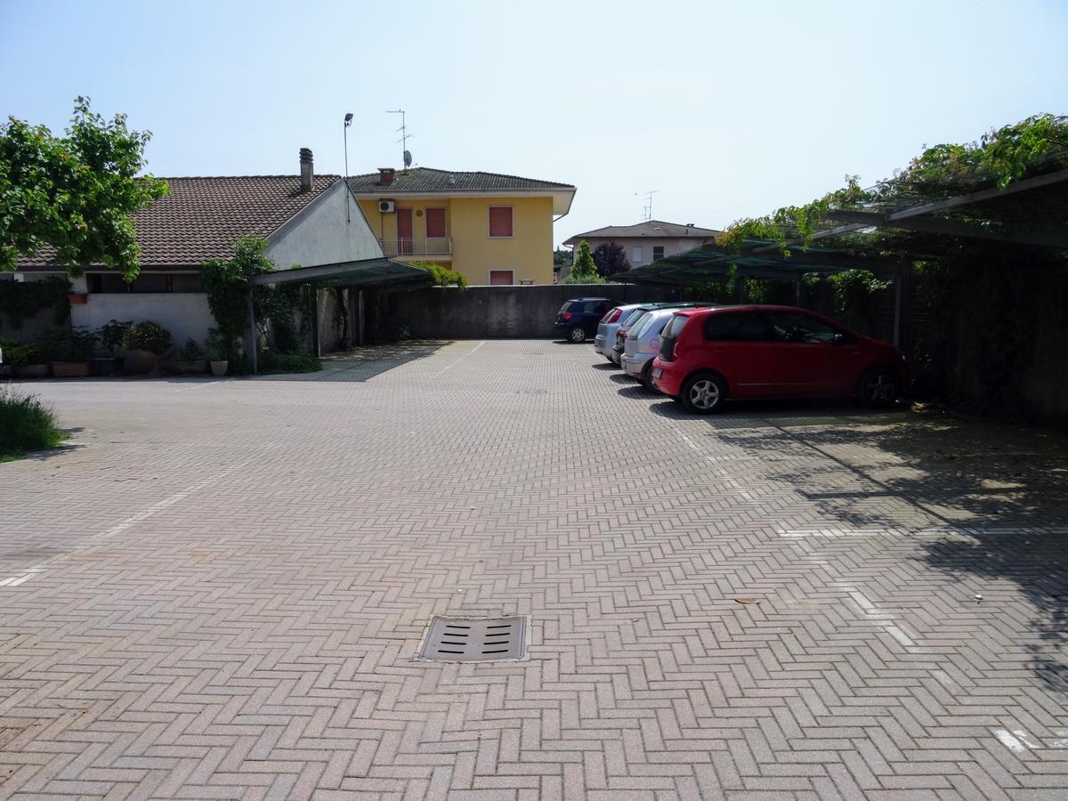 Residenza Il Giglio Bed & Breakfast Mozzecane Екстериор снимка
