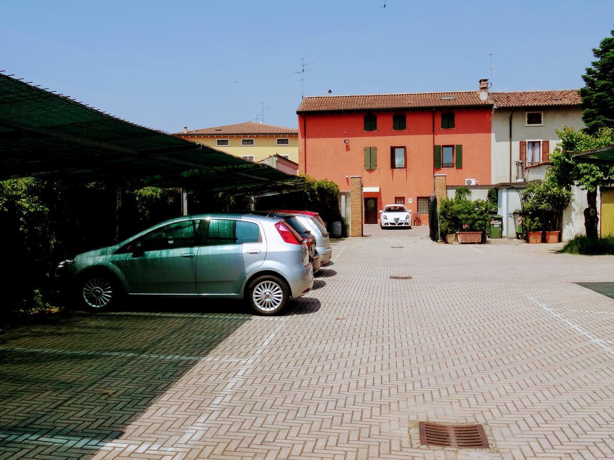 Residenza Il Giglio Bed & Breakfast Mozzecane Екстериор снимка